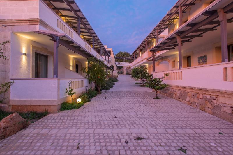 Eden Resort Country Удженто Экстерьер фото